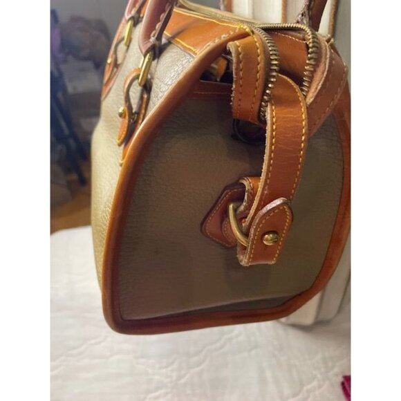 Vintage Dooney & Bourke Tan All-Weather Leather Crossbody Bag - Picture 3 of 6